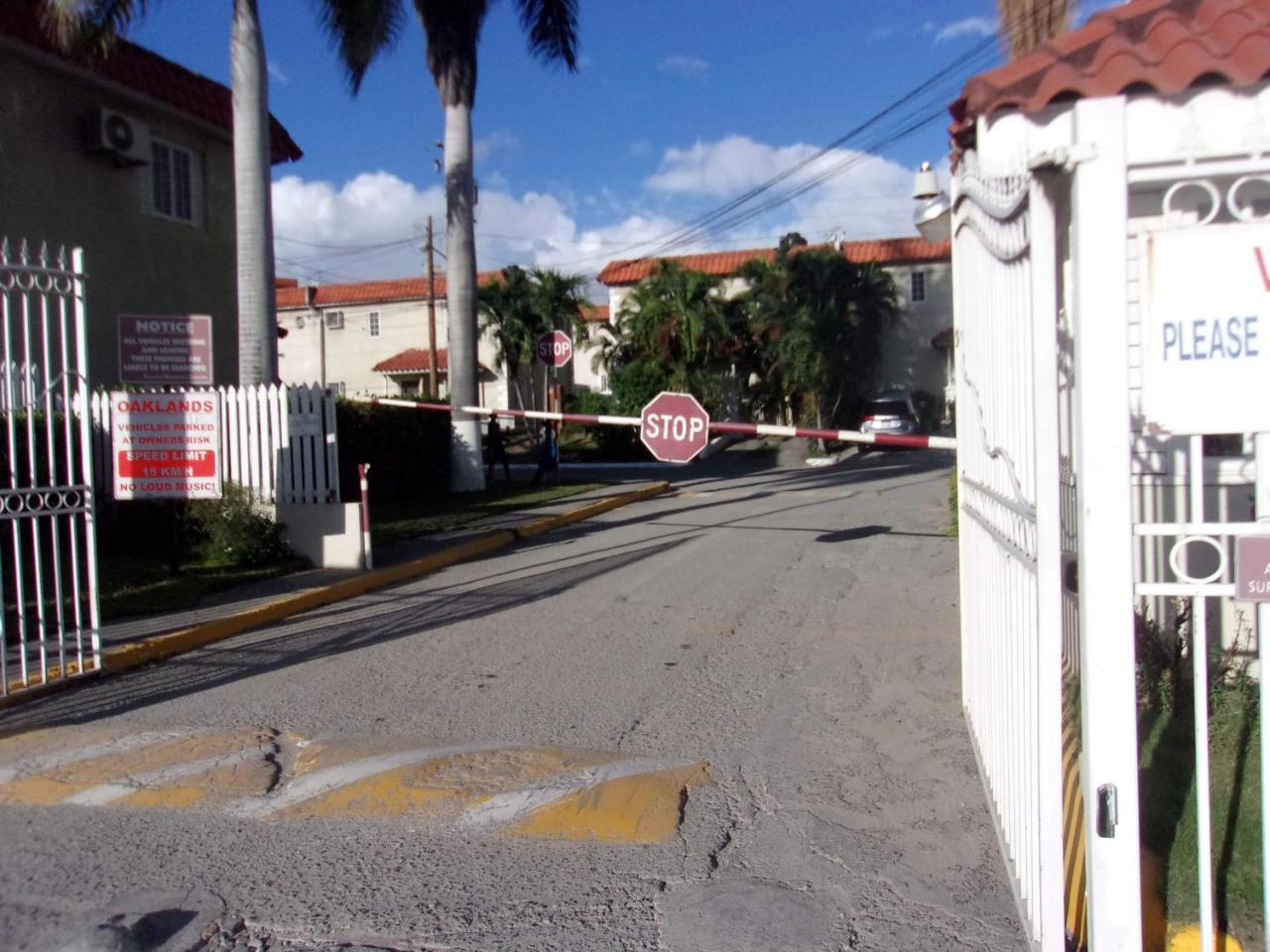 Central Oaklands Kingston Apt エクステリア 写真